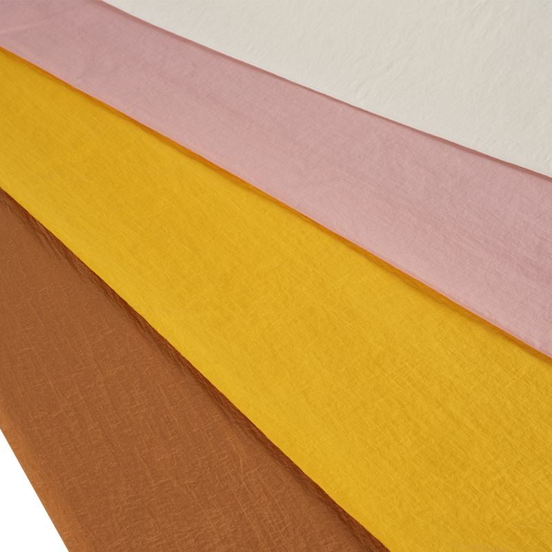 400T halbmatter Nylon-Spinn- und Färbestoff mit geringer Elastizität