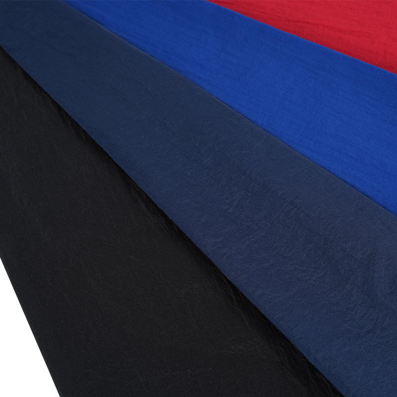 400T halbmatter Nylon-Spinn- und Färbestoff mit geringer Elastizität