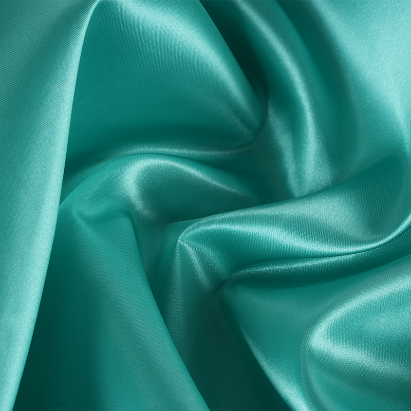 50/75 glänzender, nicht gedrehter Satin + dünner Paddelstoff auf der Oberseite