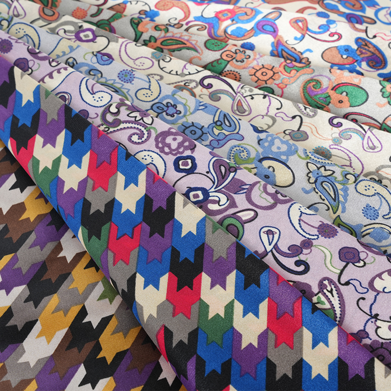 Polyester 50*75 Twisted Satin Geometrischer Satindruckstoff